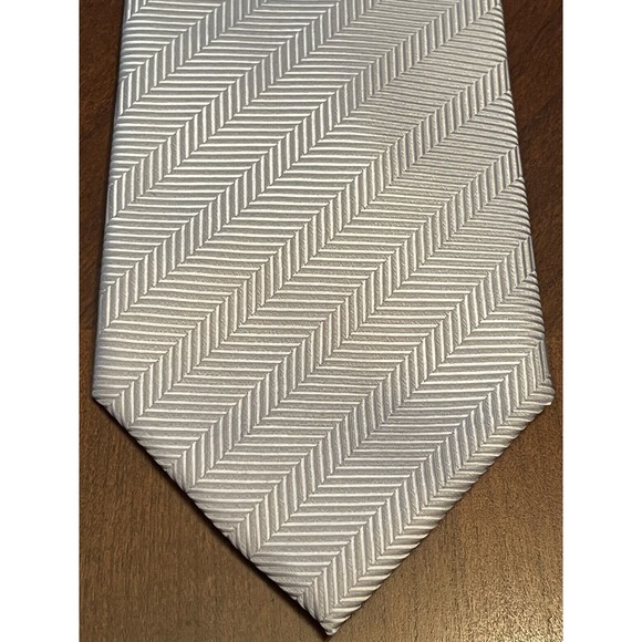 Van Heusen Gray Hand Made 100% Polyester Men’s Neck Tie Made In China - Picture 1 of 9